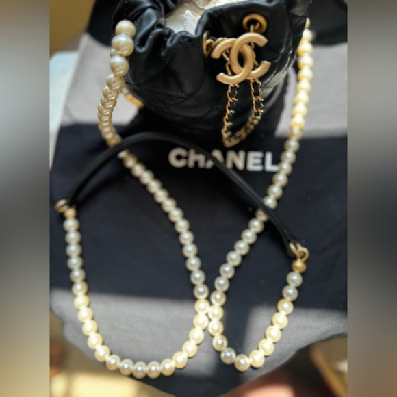 CHANEL “about pearls” mini quilted bag - never been worn - Like New✨ - Picture 3 of 12